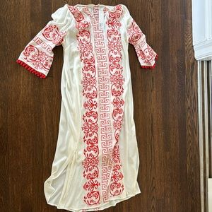 NWT caftan with embroidered design detail